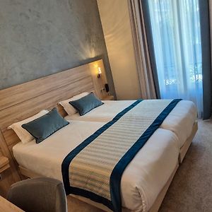 Habitación Estándar con 2 Camas Individuales